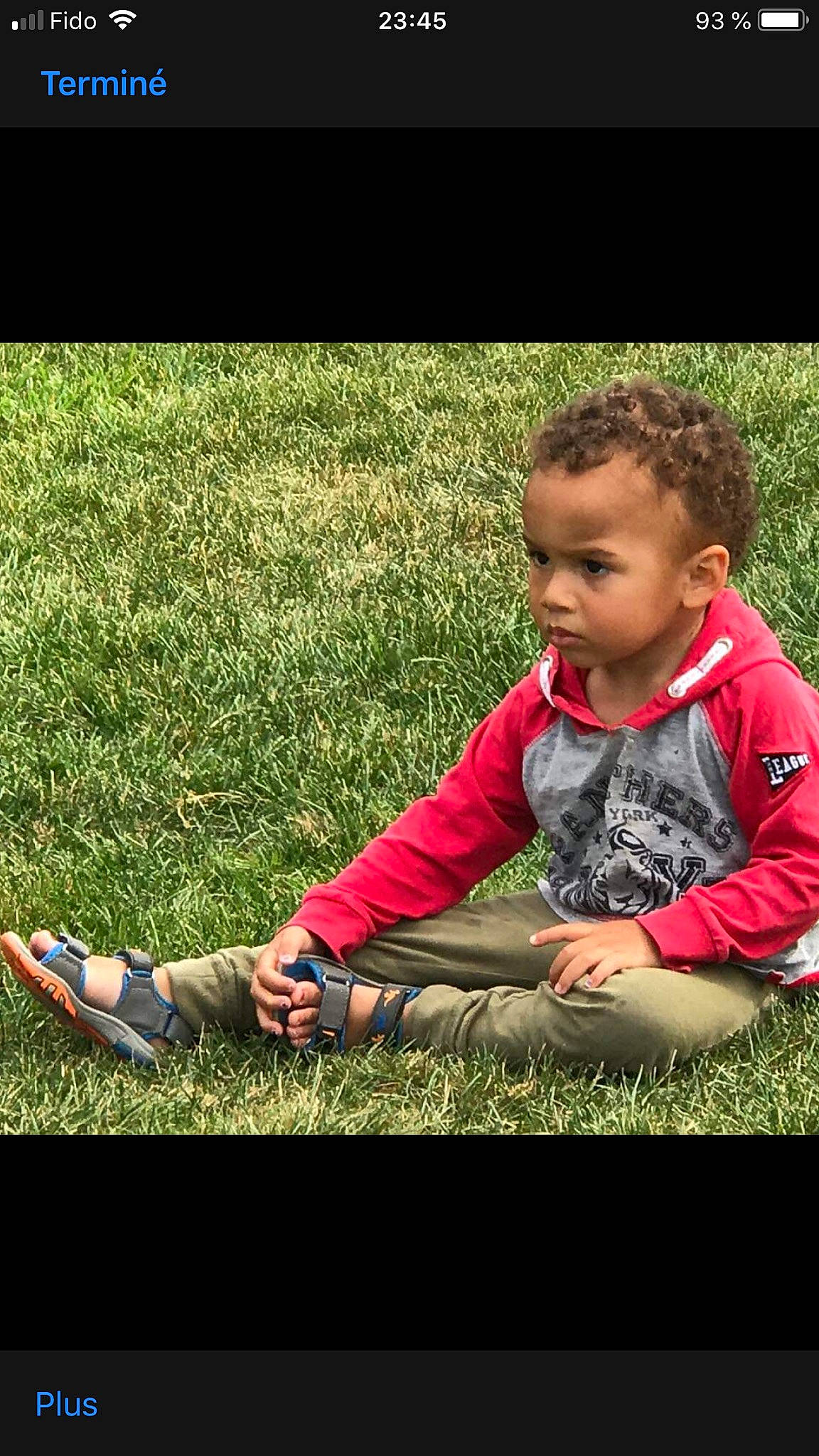 Lovik a rejoint le concours — aidez-le/la à gagner de superbes lots ! adaptation, baby, baby_toddler_clothing, cool, crawling, flash_photography, flooring, fun, grass, grass_family, grassland, happy, lawn, leisure, meadow, people_in_nature, person, plant, sitting, toddler