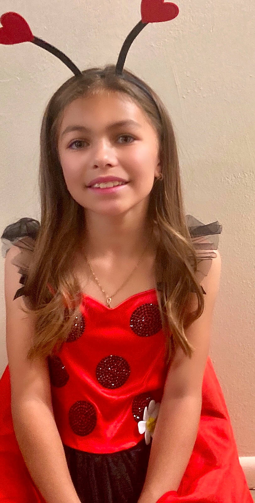 Emma Lee is registered to the contest to win money with this photo: arm, chest, day_dress, eyelash, fashion, flash_photography, happy, joint, joy, lip, long_hair, muscle, neck, organ, person, shoulder, skin, sleeve, smile, thigh