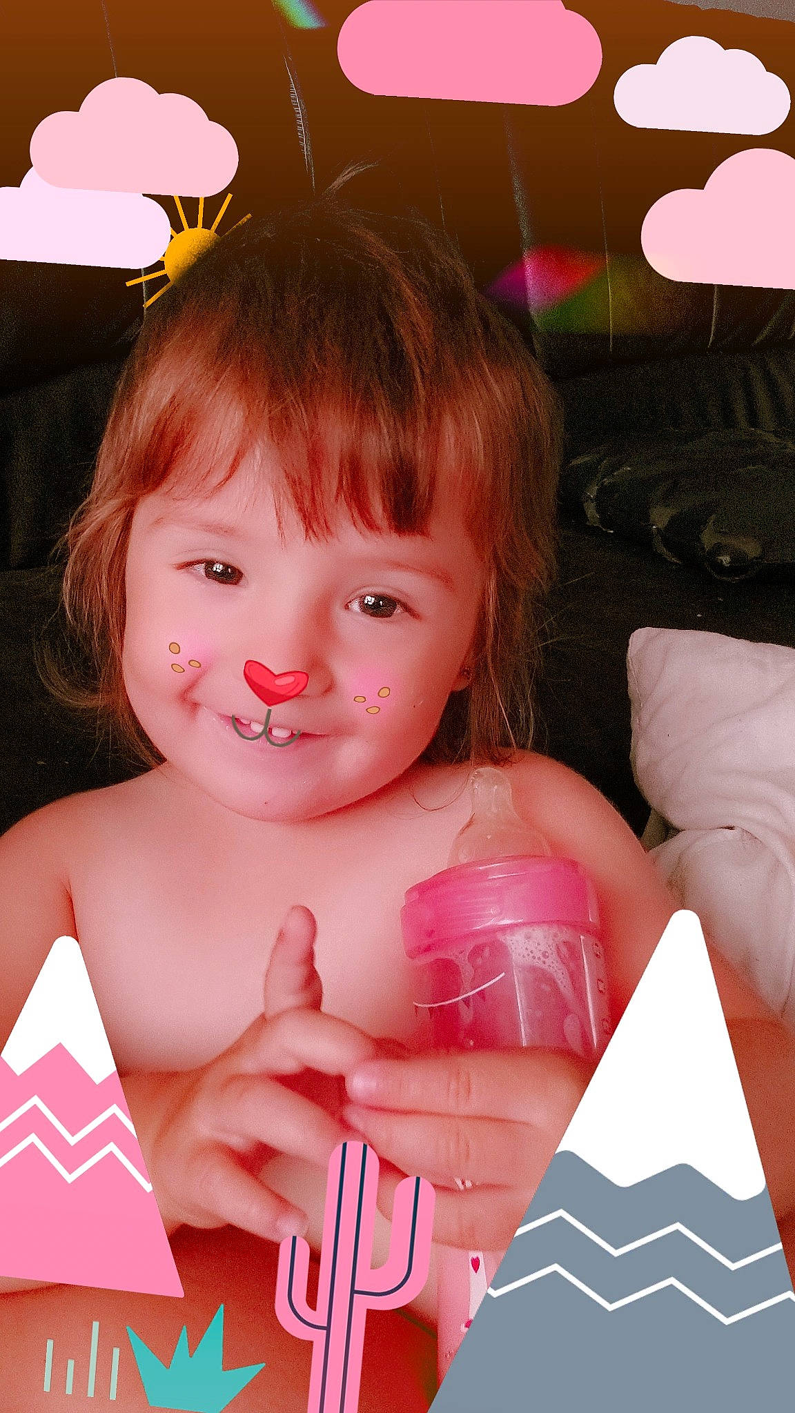 Athenaelle a rejoint le concours — aidez-le/la à gagner de superbes lots ! arm, cheek, chin, eye, eyelash, facial_expression, finger, fun, hair, happy, head, iris, joy, lip, mouth, muscle, person, photograph, pink, skin