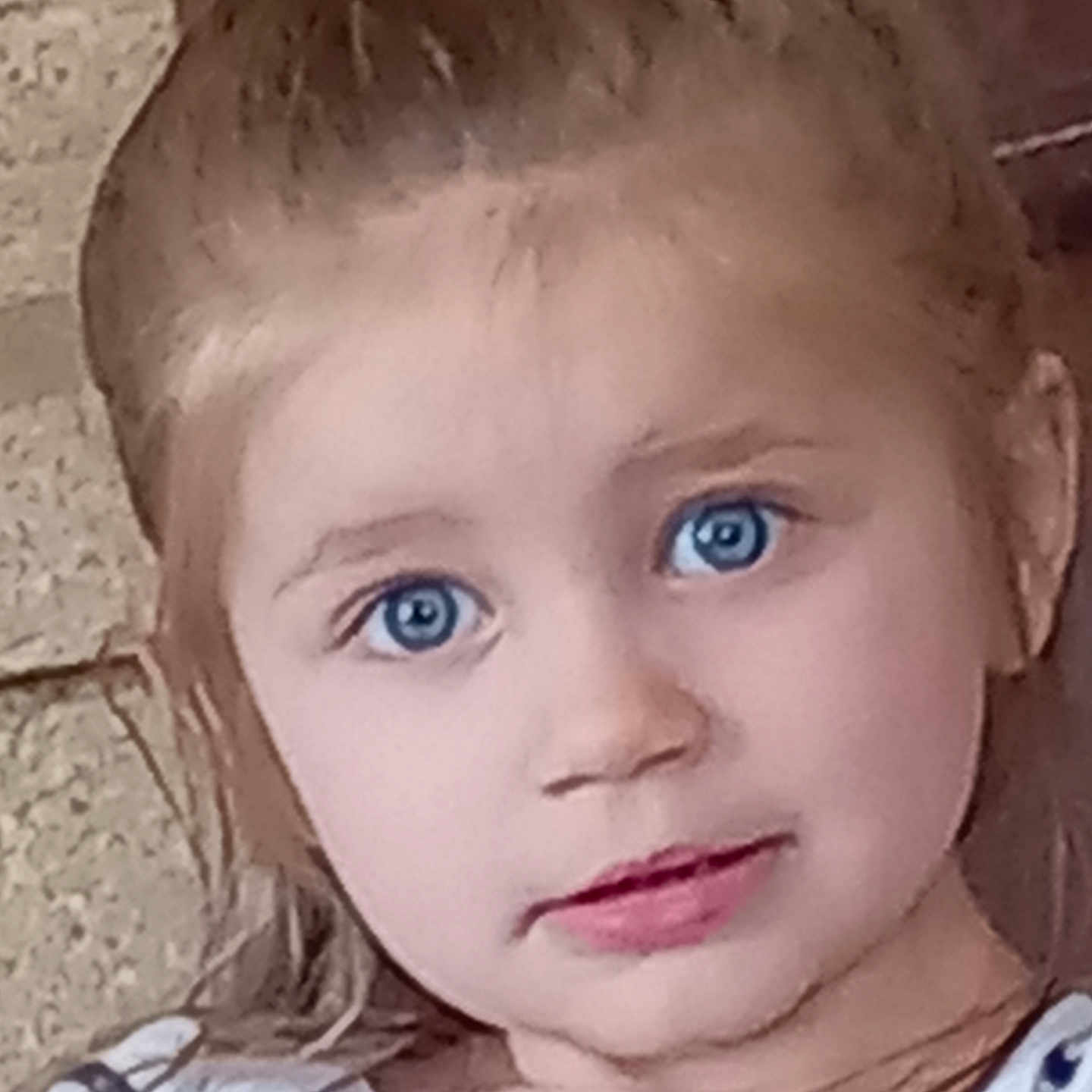 Lola participe au concours pour gagner de l'argent avec cette photo : background, blue_eyes, casual_clothing, child, closeup, curious, expression, face, hair, head_and_shoulders, indoor, light_skin, natural_light, person, portrait, sitting, striped_shirt, wall, young, youth