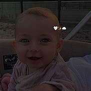 Yuna Freteau participe au concours pour gagner de l'argent avec cette photo : baby, baby_clothes, blanket, clothing, cute, emoji, evening, eyes, face, fence, hand, happy, head, infant, outdoor, person, playground, smiling, soft, toy