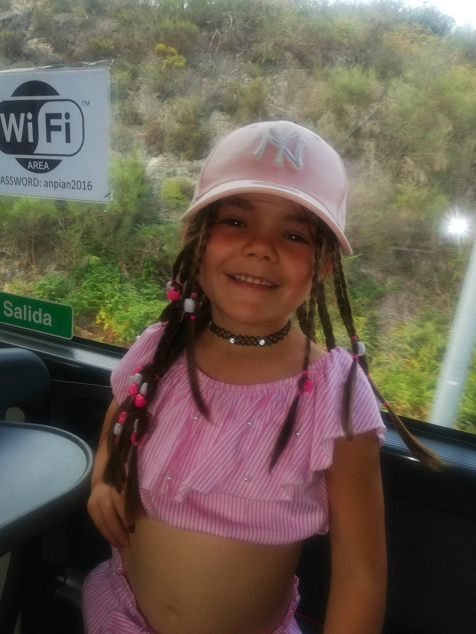 Mariana a rejoint le concours — aidez-le/la à gagner de superbes lots ! abdomen, chest, child, fashion_accessory, fun, happy, headwear, helmet, jewellery, joy, landscape, leisure, magenta, motor_vehicle, navel, person, personal_protective_equipment, plant, recreation, smile