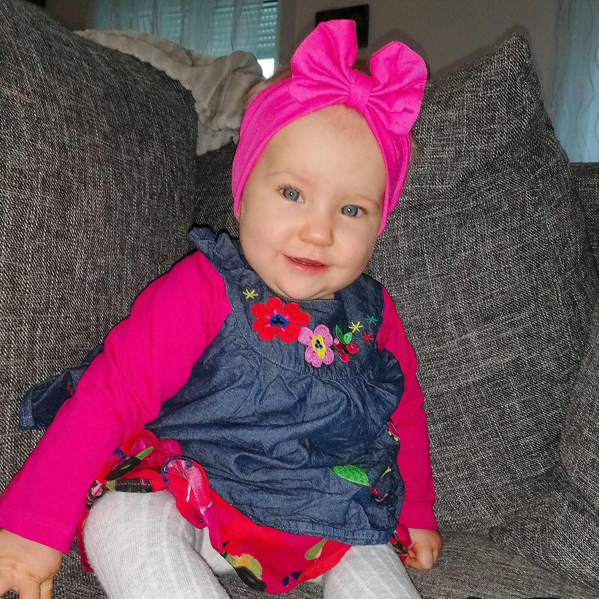 Victoire participe au concours pour gagner de l'argent avec cette photo : baby, bonnet, cheek, child, clothing, cool, ear, face, head, headgear, headwear, joy, knit_cap, knitting, magenta, outerwear, person, pink, product, skin