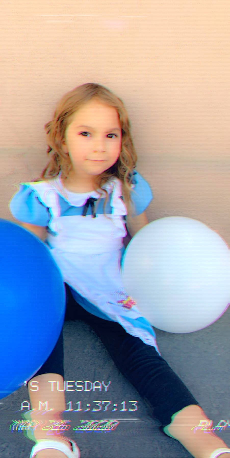 Melany is registered to the contest to win money with this photo: ball, balloon, beauty, electric_blue, facial_expression, flash_photography, fun, hair, hairstyle, happy, knee, leg, leisure, person, shoe, shoulder, sneakers, sportswear, standing, t_shirt