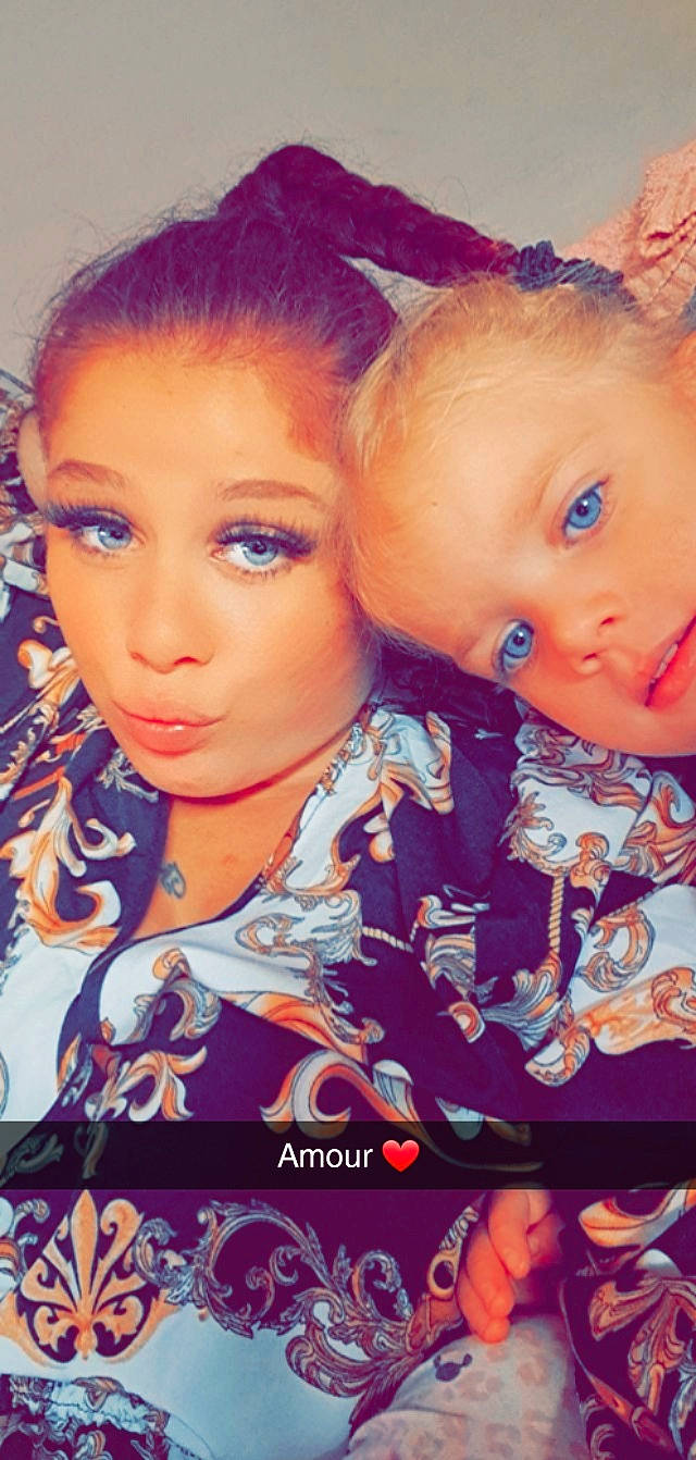 Milla participe au concours pour gagner de l'argent avec cette photo : beauty, cheek, chin, cool, doll, eye, eyebrow, eyelash, facial_expression, fashion_design, forehead, hairstyle, iris, lip, makeover, nose, people, person, pink, skin