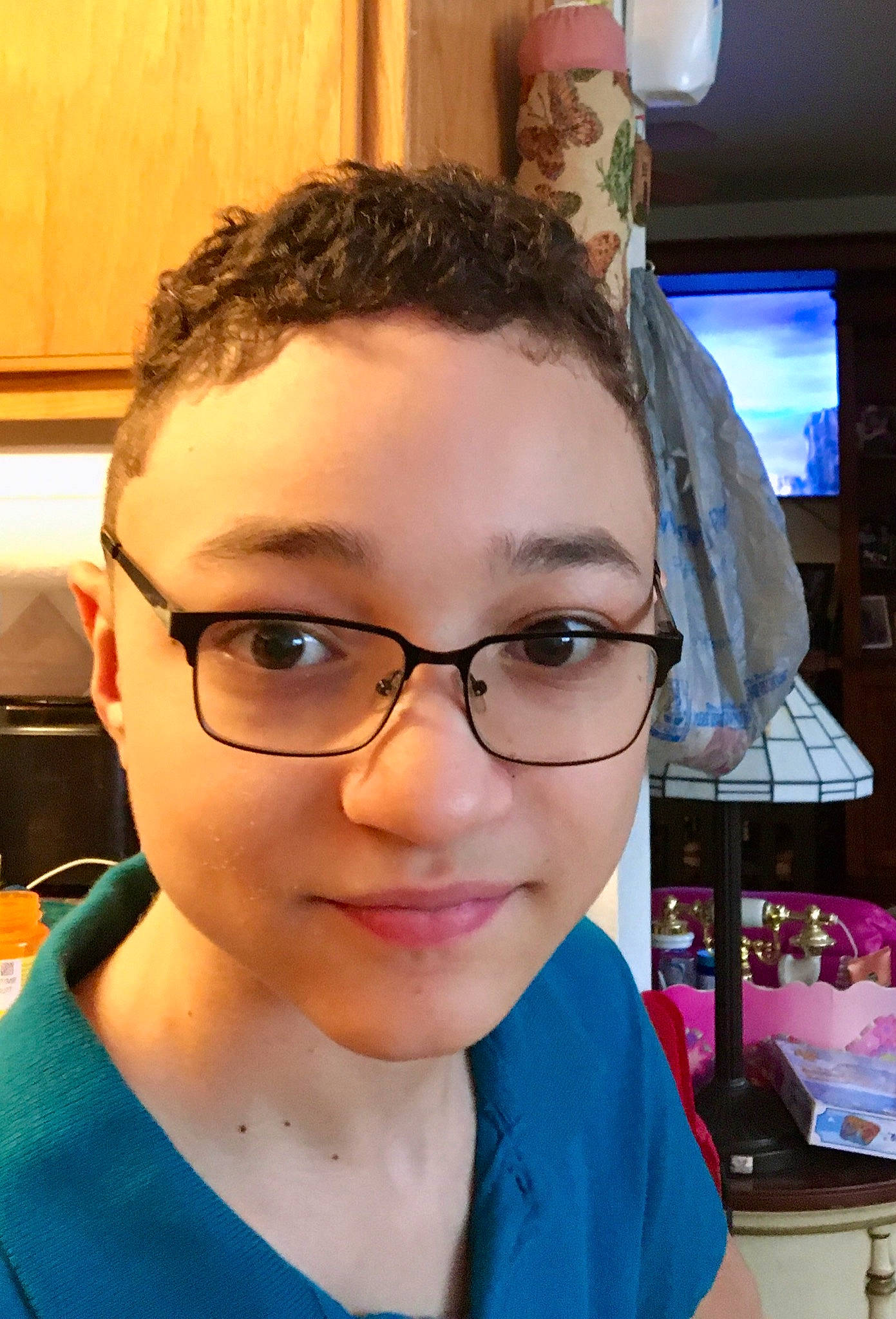 Julio is registered to the contest to win money with this photo: black_hair, cheek, chin, cool, ear, eyebrow, eyelash, eyewear, forehead, fun, glasses, jaw, joy, lip, neck, nose, organ, person, photograph, skin