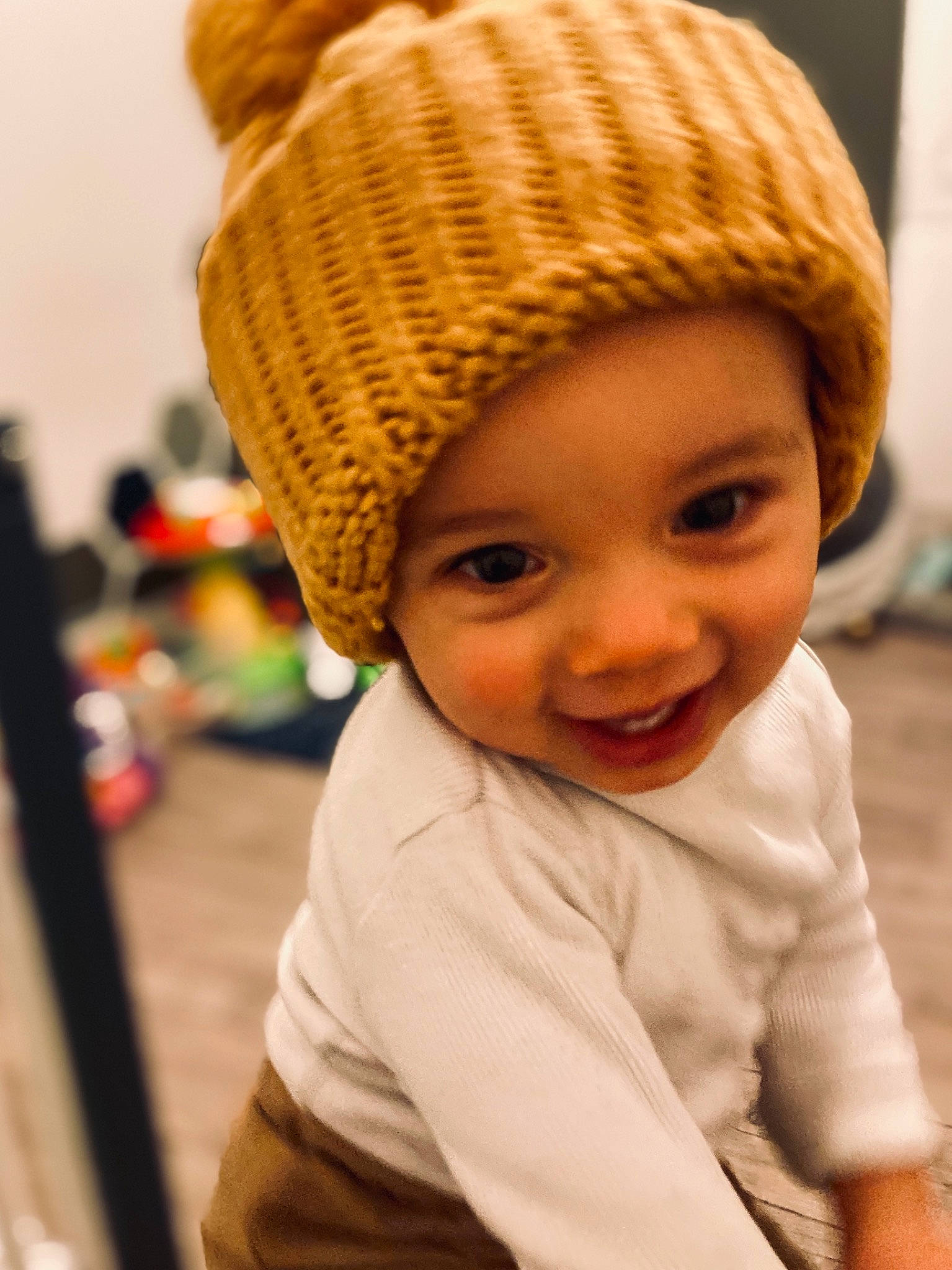 Ilyes a rejoint le concours — aidez-le/la à gagner de superbes lots ! baby, baby_toddler_clothing, cap, cheek, child, chin, eye, face, facial_expression, fashion_accessory, fun, happy, headgear, headwear, joy, knit_cap, person, skin, sleeve, smile