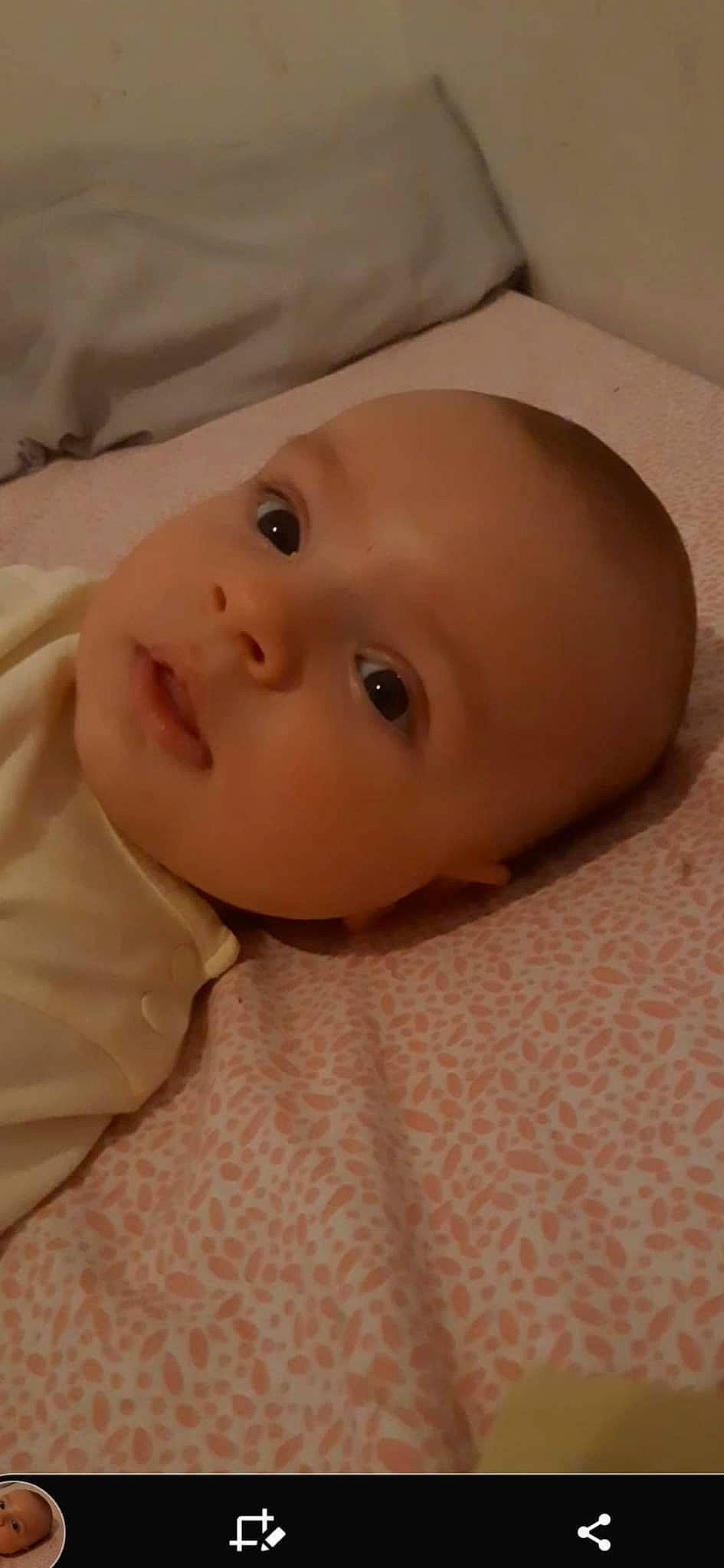 Saïf-eddine a rejoint le concours — aidez-le/la à gagner de superbes lots ! baby, baby_products, baby_toddler_clothing, cheek, child, comfort, eye, eyelash, iris, linens, lip, nose, person, sleeve, toddler