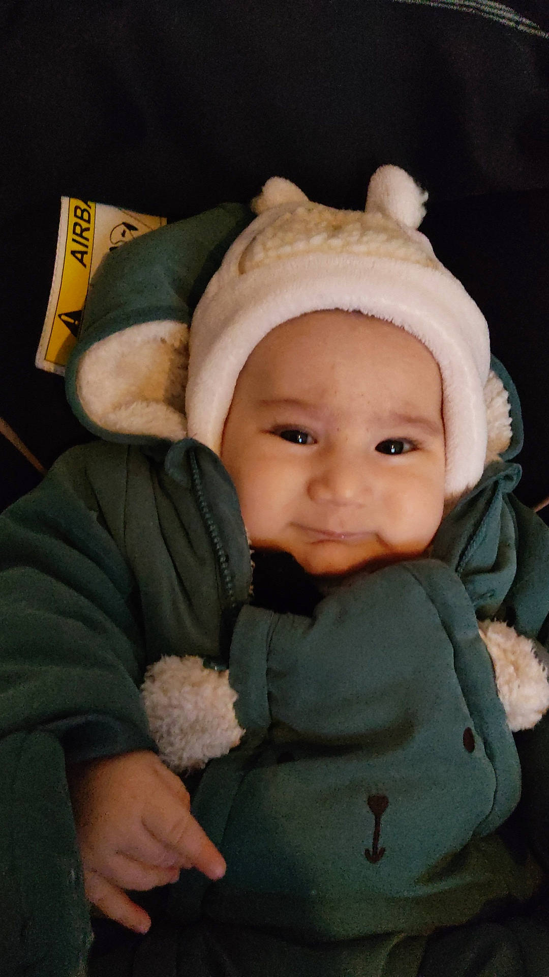Kyliane-ali participe au concours pour gagner de l'argent avec cette photo : baby, baby_products, baby_sleeping, baby_toddler_clothing, cap, cheek, child, chin, comfort, face, fur, head, headwear, iris, knit_cap, nose, person, skin, sleeve, toddler