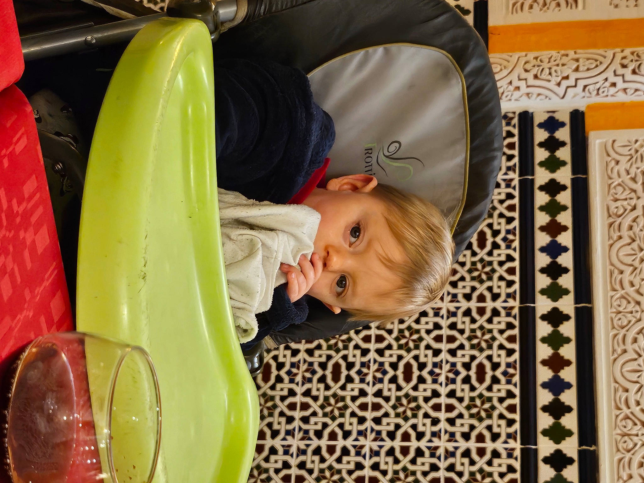 Owen a rejoint le concours — aidez-le/la à gagner de superbes lots ! baby, baby_products, baby_toddler_clothing, child, comfort, flooring, fun, happy, leisure, pattern, person, play, product, room, sitting, tints_and_shades, toddler, tree, wood