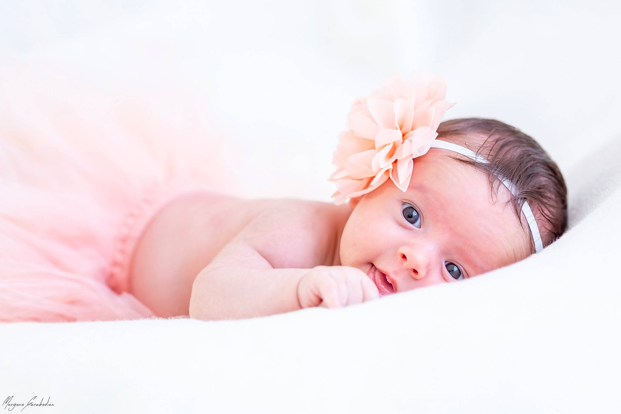 Alicia participe au concours pour gagner de l'argent avec cette photo : baby, beauty, cheek, child, close_up, eye, face, hair_accessory, head, headband, headgear, lip, nose, person, photograph, photography, pink, portrait_photography, product, skin