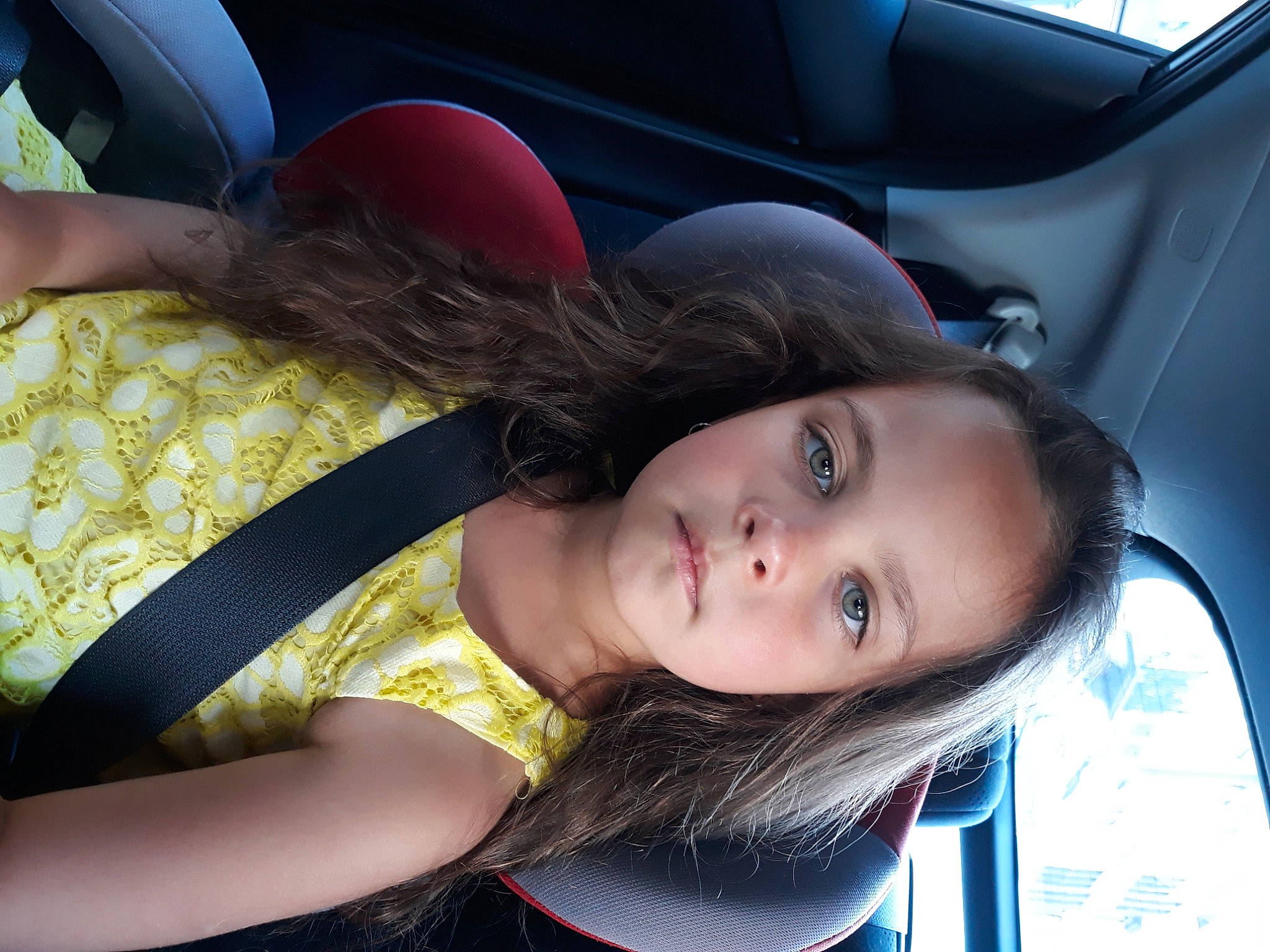 Irina participe au concours pour gagner de l'argent avec cette photo : auto_part, automotive_design, automotive_exterior, black_hair, blond, car, car_seat, comfort, eyelash, flash_photography, fun, happy, human_leg, lip, mouth, nose, person, smile, thigh, tree