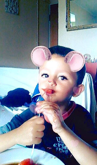 Brayan participe au concours pour gagner de l'argent avec cette photo : cat, cheek, child, ear, fawn, head, nose, person, skin, smile, toddler