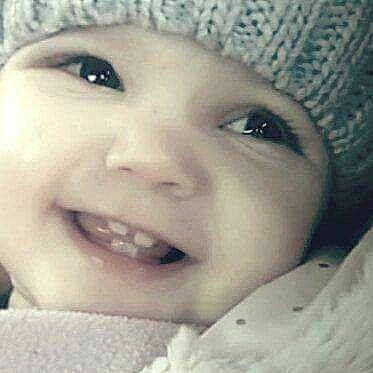 Elena participe au concours pour gagner de l'argent avec cette photo : child, close_up, emotion, eye, eyebrow, face, facial_expression, finger, hand, head, joy, mouth, nose, organ, person, photography, selfie, skin, smile, tooth