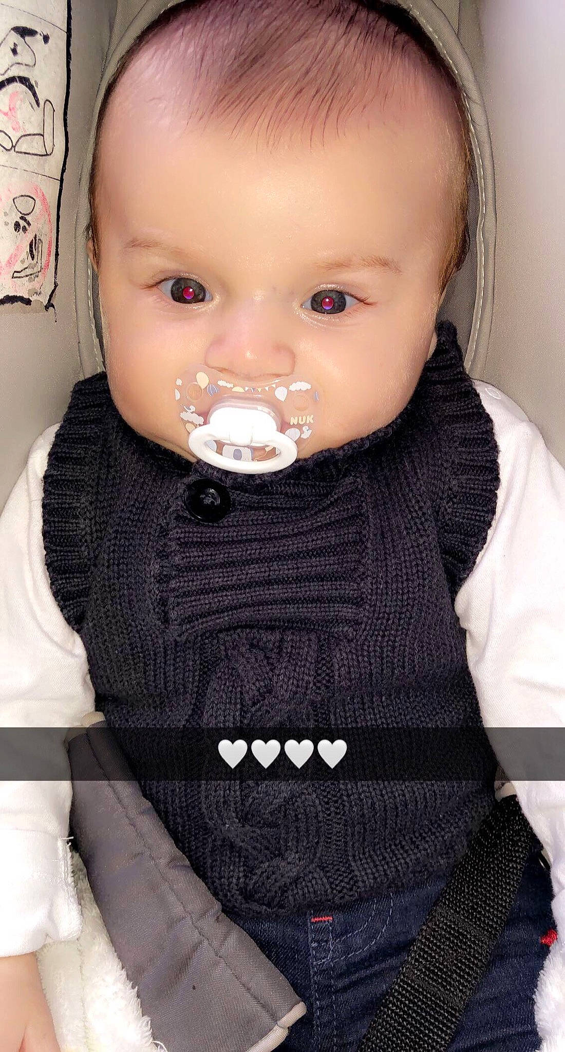 Timael a rejoint le concours — aidez-le/la à gagner de superbes lots ! baby_toddler_clothing, black, blue, cheek, chin, dress, eyebrow, eyelash, grey, iris, lip, neck, nose, organ, outerwear, person, product, skin, sleeve, toddler