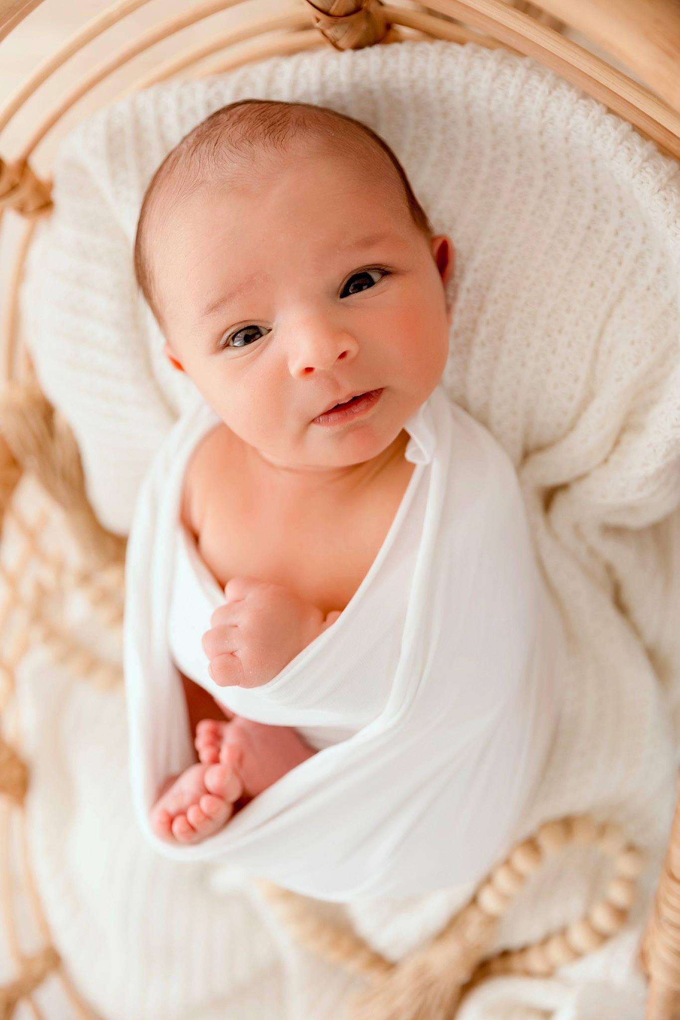 Timothée participe au concours pour gagner de l'argent avec cette photo : baby, baby_products, baby_safety, baby_toddler_clothing, cheek, child, comfort, eye, finger, happy, iris, linens, lip, peach, person, pink, skin, sleeve, smile, textile