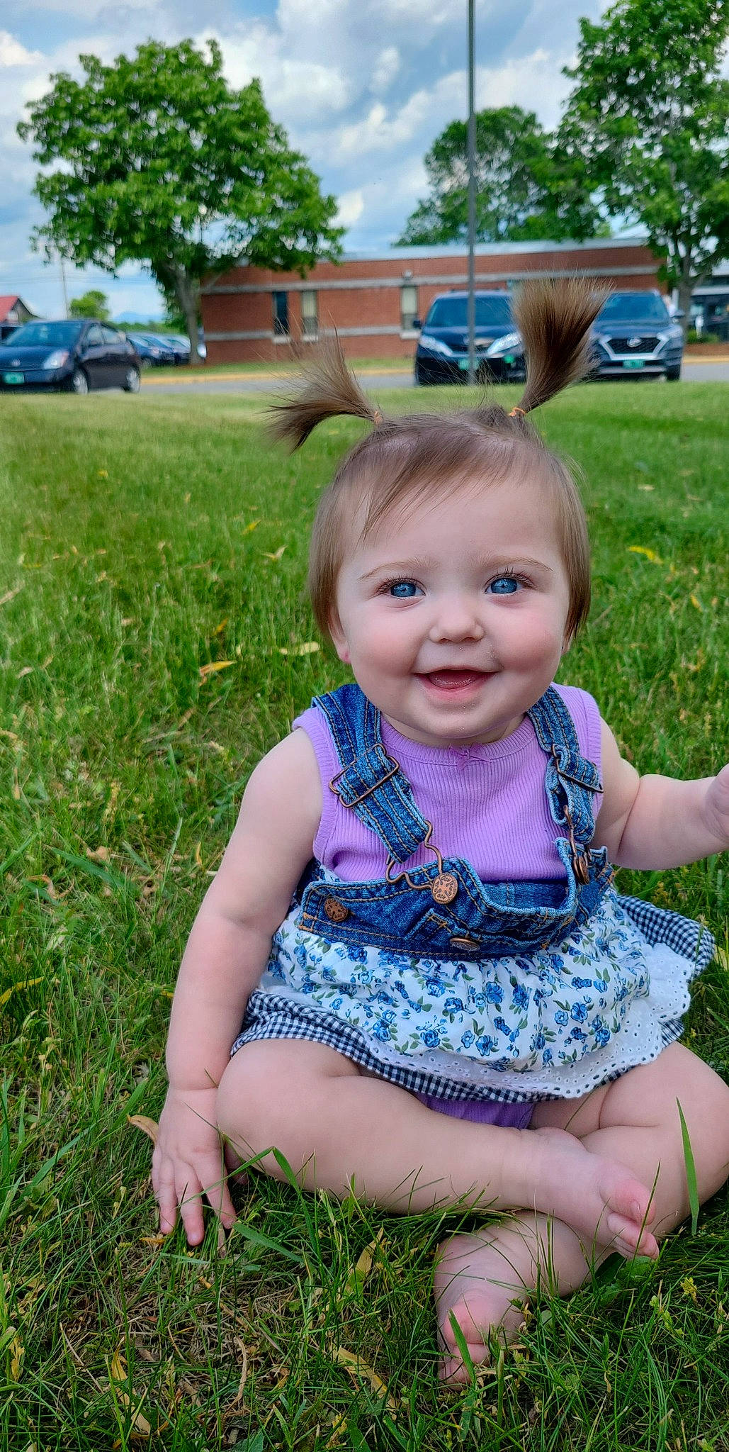 Ayrabella is registered to the contest to win money with this photo: baby_toddler_clothing, blue, car, fun, grass, hairstyle, happy, iris, joy, land_vehicle, leaf, people_in_nature, person, pink, plant, sky, smile, summer, tire, toddler
