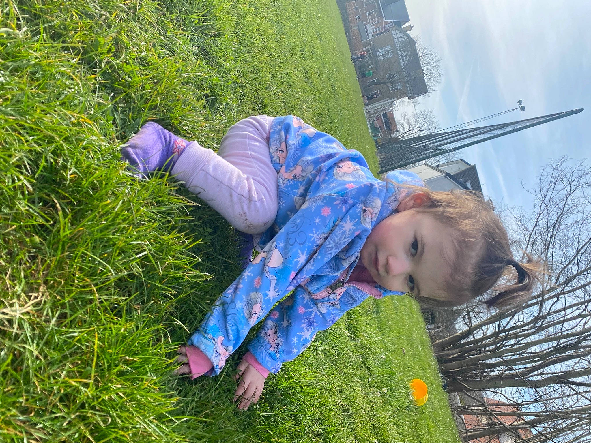 Lyana participe au concours pour gagner de l'argent avec cette photo : child, electric_blue, fun, grass, grass_family, grassland, groundcover, happy, landscape, leaf, leisure, meadow, people_in_nature, person, plant, shrub, sky, sunlight, toddler, tree