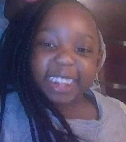 Royalty is registered to the contest to win money with this photo: beauty, cheek, chin, cool, eye, eyebrow, face, facial_expression, forehead, hair, hairstyle, head, jaw, joy, lady, lip, mouth, nose, person, skin