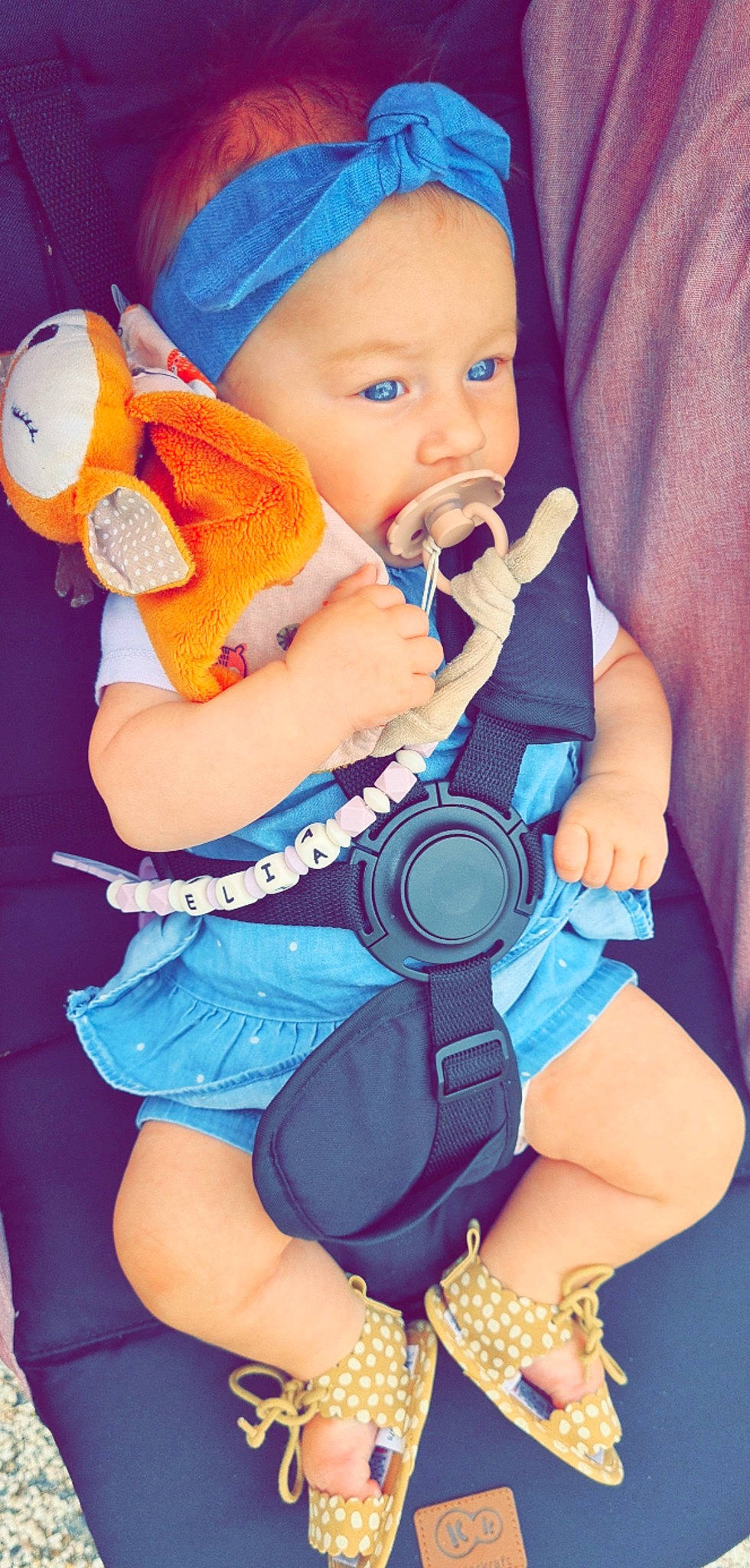 Elia a rejoint le concours — aidez-le/la à gagner de superbes lots ! azure, baby, baby_toddler_clothing, blue, cheek, child, comfort, cool, electric_blue, finger, fun, happy, headwear, mouth, nail, organ, person, product, skin, thigh