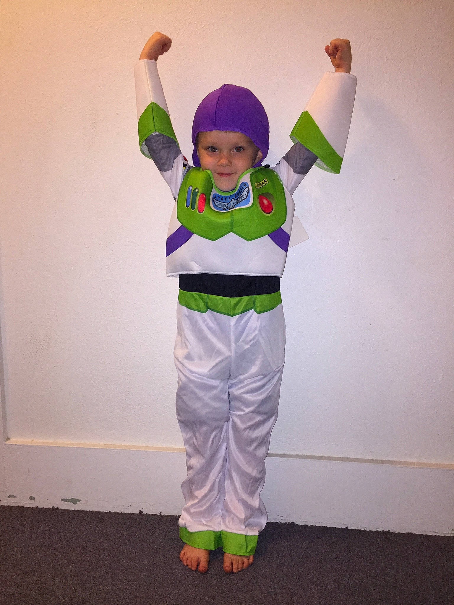 Drake is registered to the contest to win money with this photo: child, costume, fictional_character, headwear, joy, person, sleeve, smile, toddler