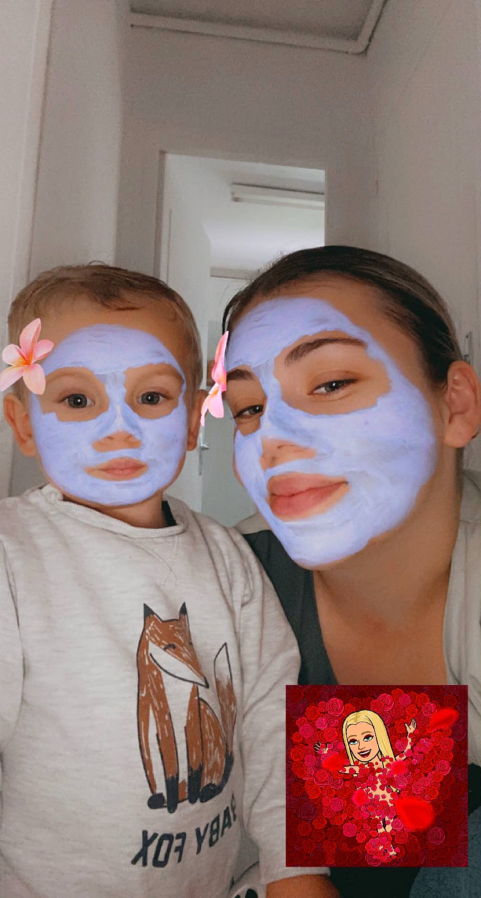 Kaïs participe au concours pour gagner de l'argent avec cette photo : cheek, cool, event, eye, eyebrow, eyelash, eyewear, forehead, human_body, jaw, makeover, masque, mouth, neck, orange, outerwear, people, person, personal_protective_equipment, t_shirt