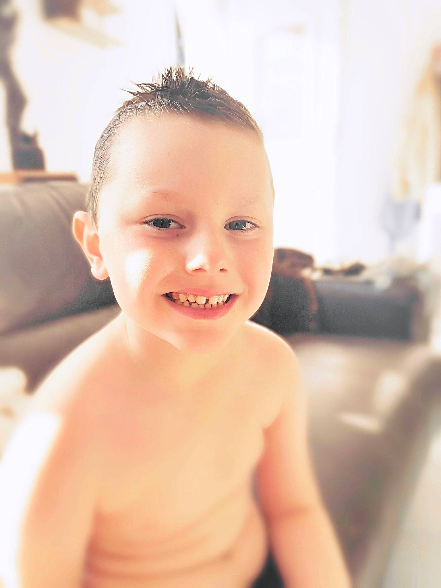 Jonah a rejoint le concours — aidez-le/la à gagner de superbes lots ! arm, baby, beauty, cheek, child, chin, eye, eyebrow, face, facial_expression, forehead, hair, hairstyle, head, joy, nose, person, shoulder, skin, smile