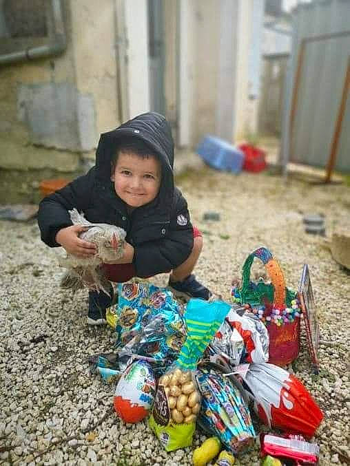 Georges a rejoint le concours — aidez-le/la à gagner de superbes lots ! adaptation, child, headwear, joy, people, person, play, smile, toddler