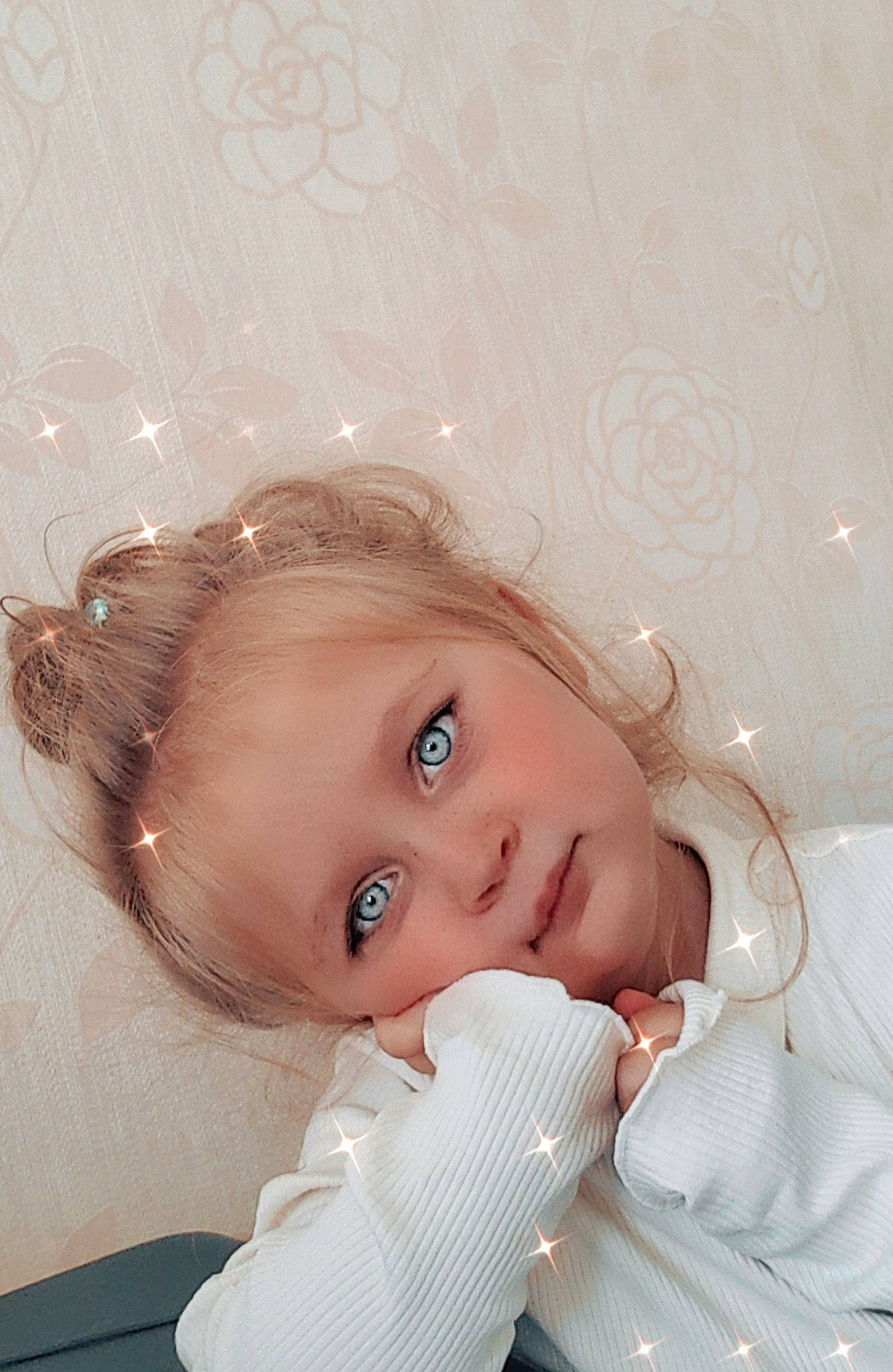 Anastasia participe au concours pour gagner de l'argent avec cette photo : blond, bridal_accessory, cheek, chin, comfort, ear, eye, eyebrow, eyelash, flash_photography, happy, headgear, human_body, iris, lip, neck, nose, person, shoulder, skin