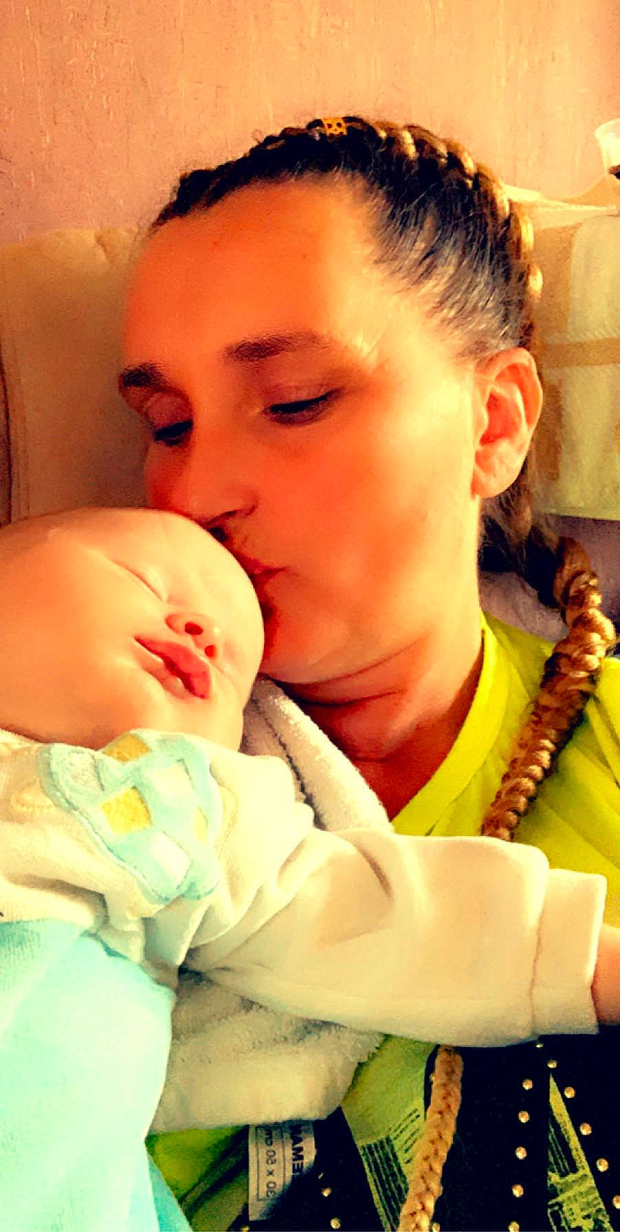 Diego a rejoint le concours — aidez-le/la à gagner de superbes lots ! baby, cheek, child, ear, forehead, mouth, nose, person, skin, sleep, toddler