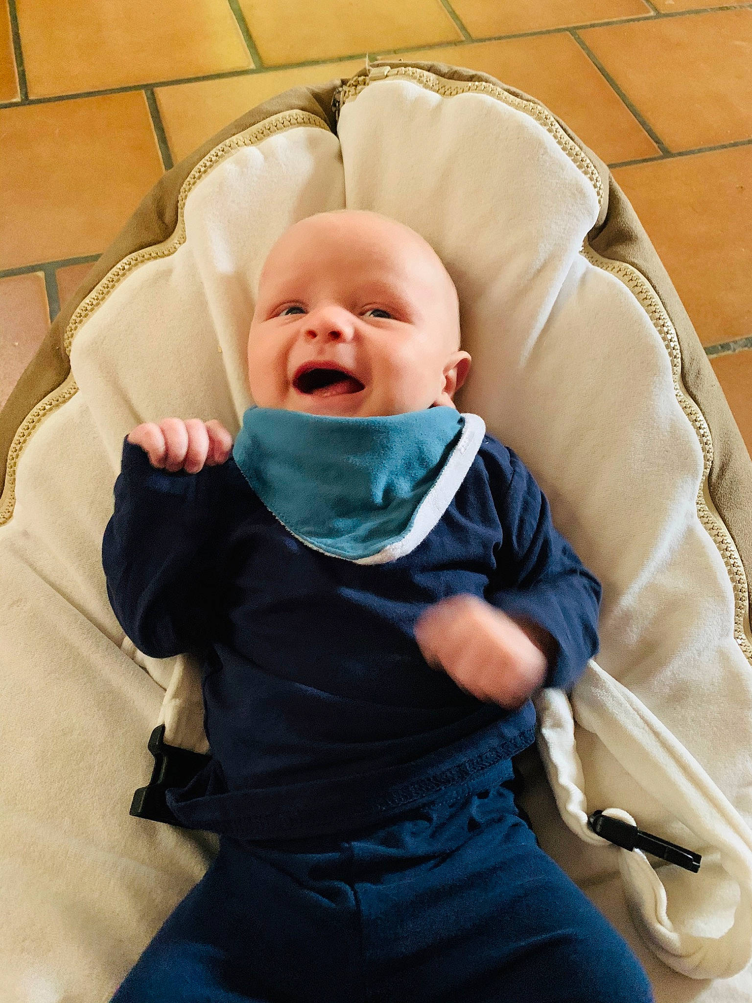 Diego participe au concours pour gagner de l'argent avec cette photo : baby, baby_carriage, baby_products, cheek, child, facial_expression, head, mouth, person, product, skin, sleep, smile, toddler, yawn