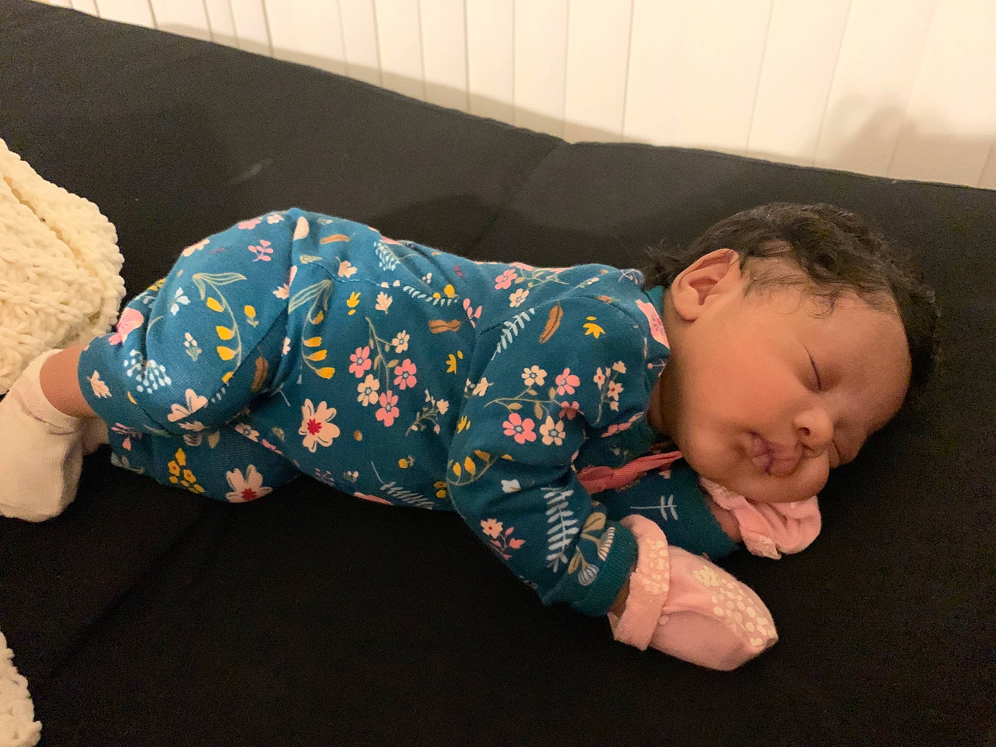 Harmonie is registered to the contest to win money with this photo: baby, baby_sleeping, bedtime, child, comfort, nap, person, sleep, toddler, tummy_time