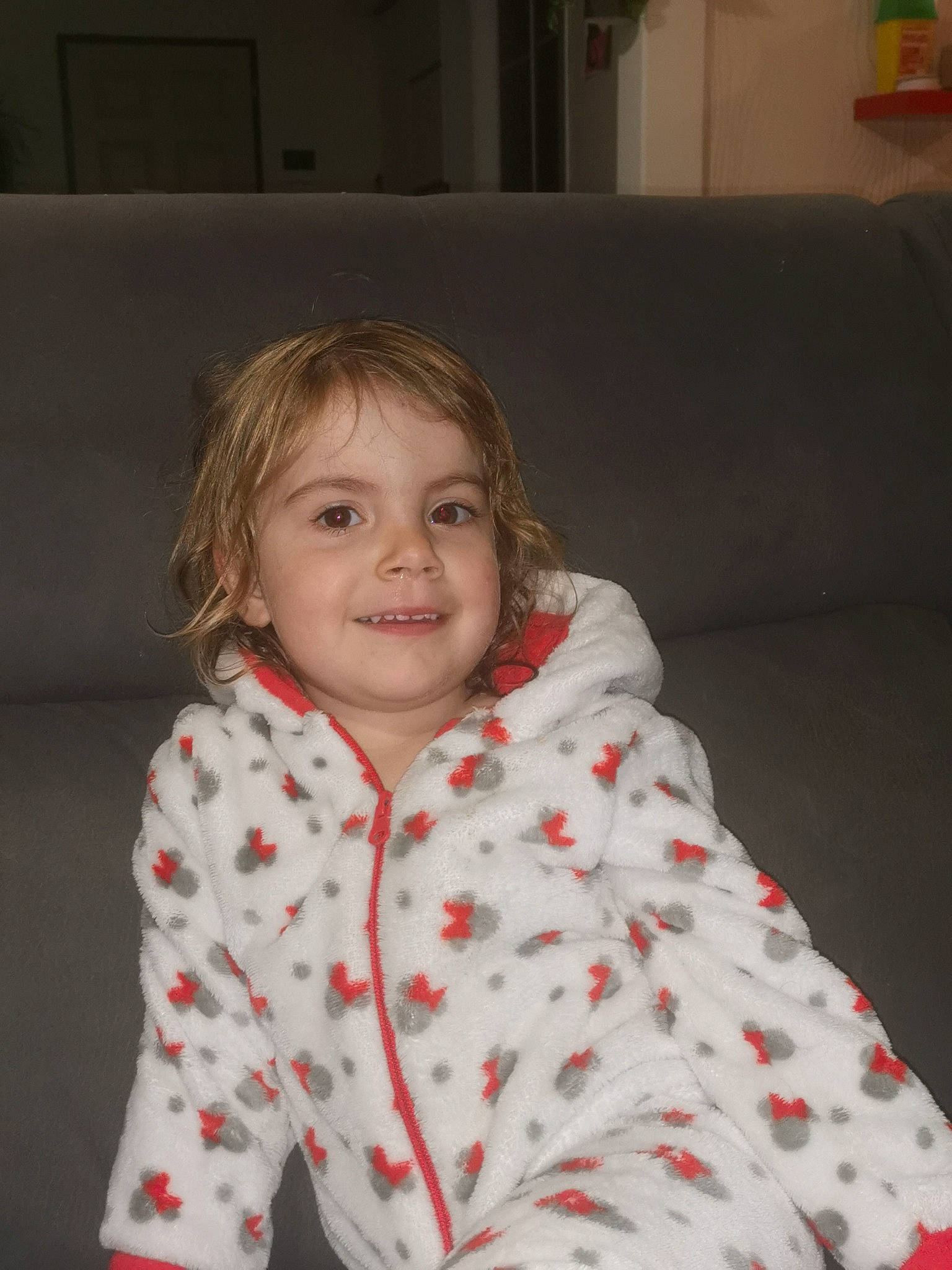 Iris a rejoint le concours — aidez-le/la à gagner de superbes lots ! baby_toddler_clothing, cheek, child, chin, collar, comfort, dress_shirt, eye, face, hairstyle, happy, head, joy, lip, nose, pattern, person, skin, sleeve, smile