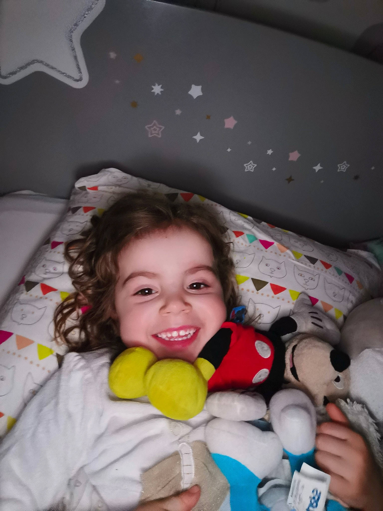 Iris a rejoint le concours — aidez-le/la à gagner de superbes lots ! baby, beauty, cheek, comfort, eye, facial_expression, finger, happy, head, iris, joy, mouth, nose, organ, person, skin, smile, snapshot, textile, toddler