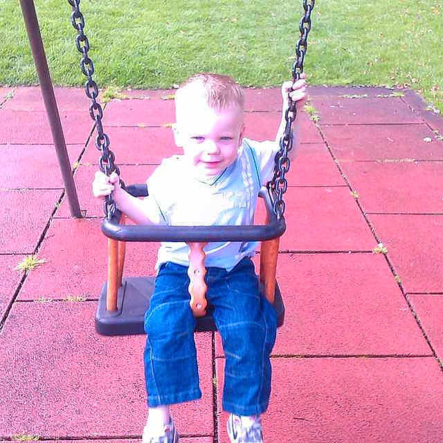 Loghan is registered to the contest to win money with this photo: