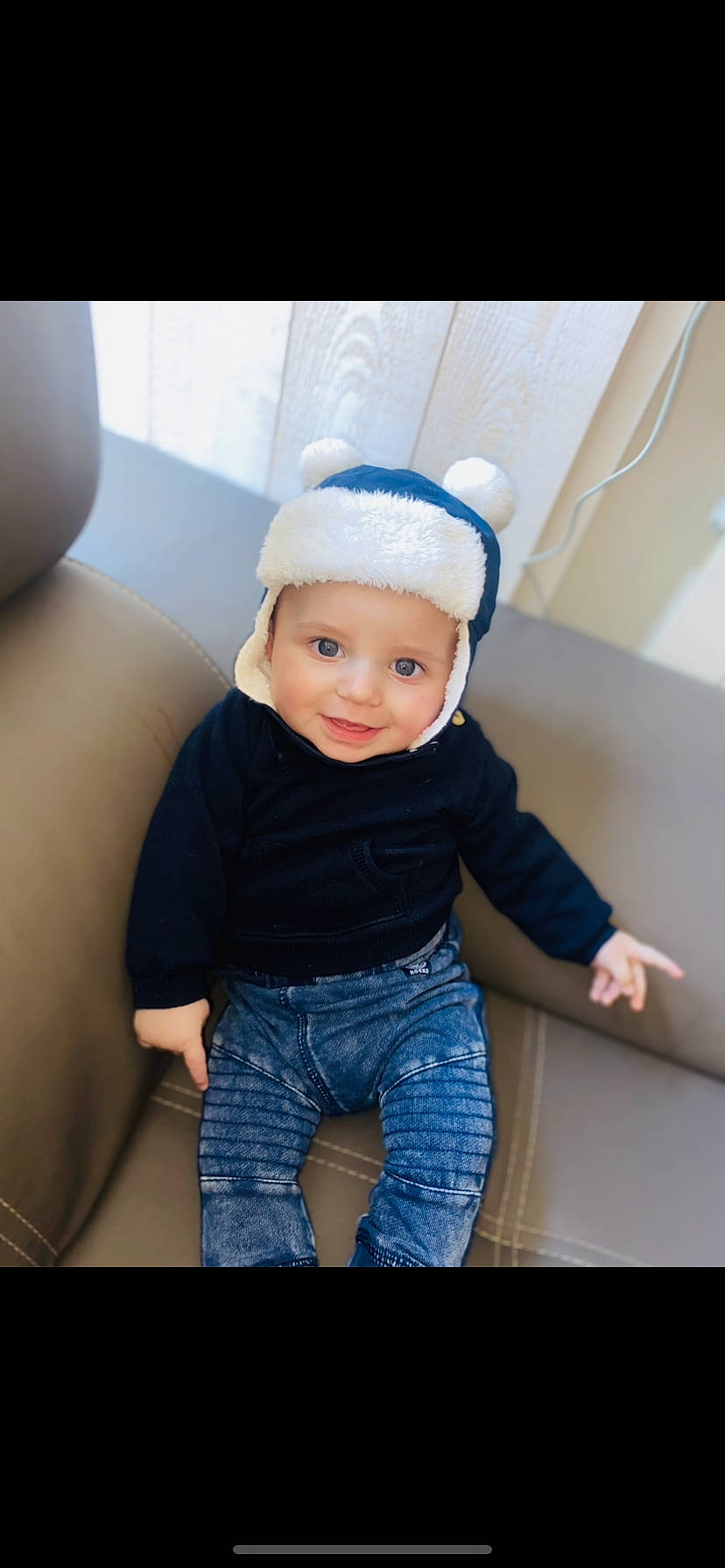 Kessim participe au concours pour gagner de l'argent avec cette photo : baby, baby_toddler_clothing, blue, bonnet, car_seat, car_seat_cover, cheek, child, child_model, cool, costume_accessory, costume_hat, denim, head_restraint, headgear, headwear, jeans, joy, party_supply, person