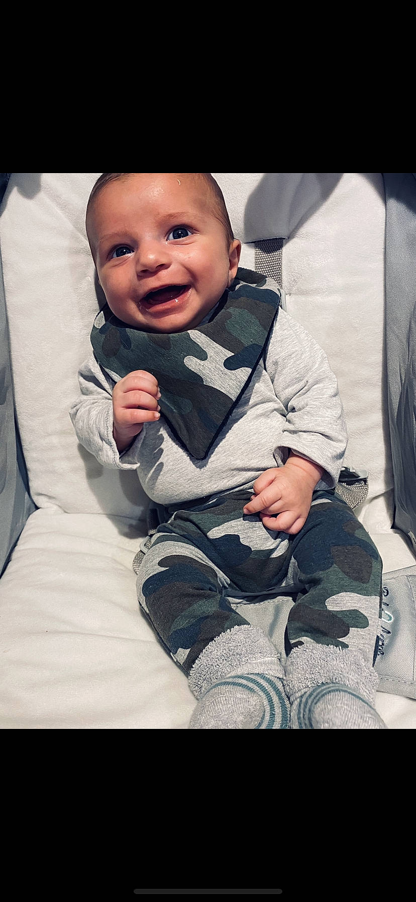 Kessim a rejoint le concours — aidez-le/la à gagner de superbes lots ! baby, baby_products, baby_toddler_clothing, camouflage, cargo_pants, cheek, child, comfort, cool, facial_expression, finger, military, military_camouflage, military_uniform, pattern, person, shoe, soldier, toddler, tooth
