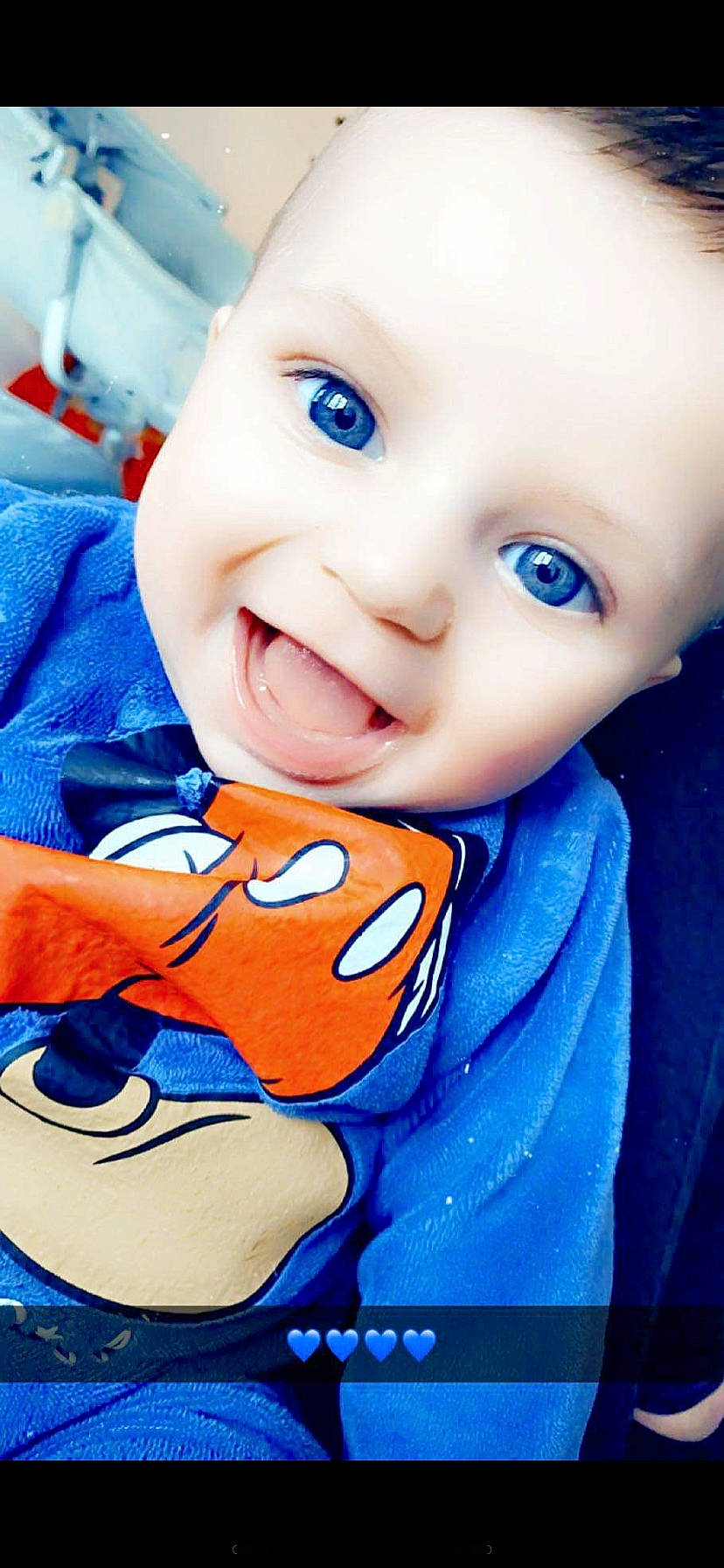 Kessim a rejoint le concours — aidez-le/la à gagner de superbes lots ! baby, baby_laughing, baby_products, baby_toddler_clothing, blue, cheek, child, cool, eyebrow, eyelash, facial_expression, forehead, iris, lip, organ, person, portrait_photography, skin, toddler, tooth