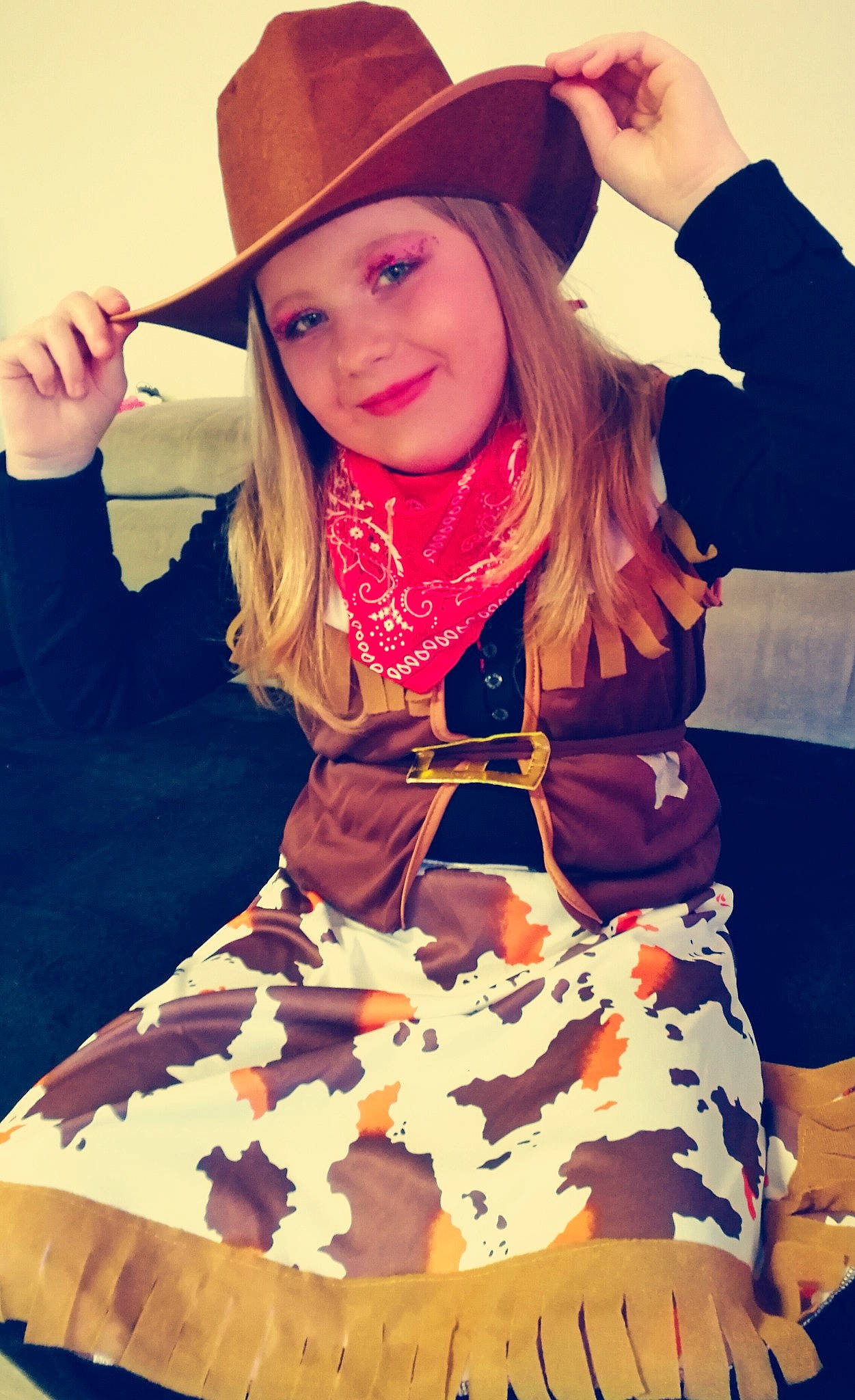 Lana a rejoint le concours — aidez-le/la à gagner de superbes lots ! blond, brown_hair, child, child_model, cool, cowboy_hat, fashion, fashion_accessory, fedora, fun, hat, headgear, headwear, joy, long_hair, person, photo_shoot, photography, play, smile