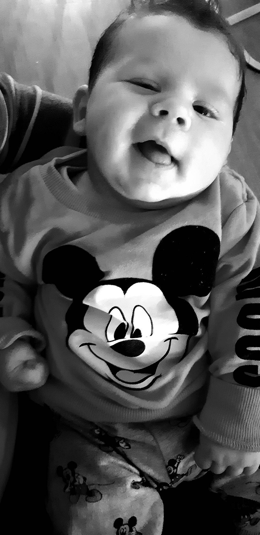 Gabano a rejoint le concours — aidez-le/la à gagner de superbes lots ! baby, black_and_white, cheek, child, cool, facial_expression, happy, head, laugh, monochrome, monochrome_photography, mouth, nose, person, photography, smile, style, toddler