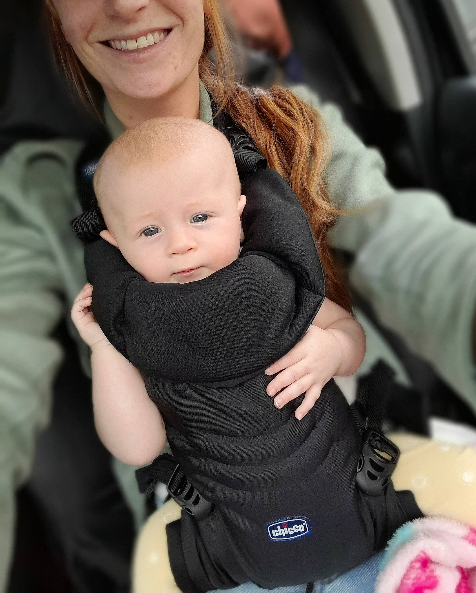 Lila is registered to the contest to win money with this photo: abdomen, arm, baby, baby_products, baby_toddler_clothing, cheek, child, event, flash_photography, fun, gesture, happy, hug, person, sitting, skin, sleeve, smile, thumb, toddler