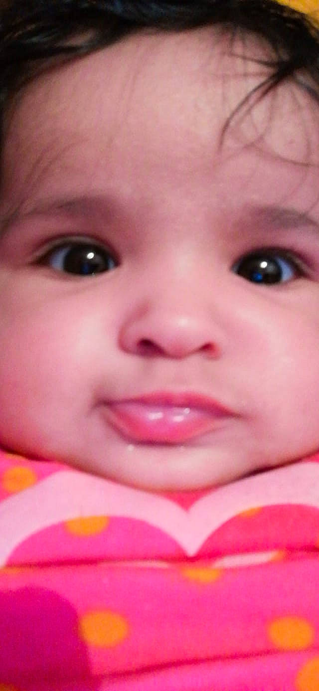 Islem a rejoint le concours — aidez-le/la à gagner de superbes lots ! baby, beauty, cheek, child, chin, close_up, eye, eyebrow, eyelash, face, facial_expression, forehead, head, iris, lip, mouth, nose, person, pink, skin