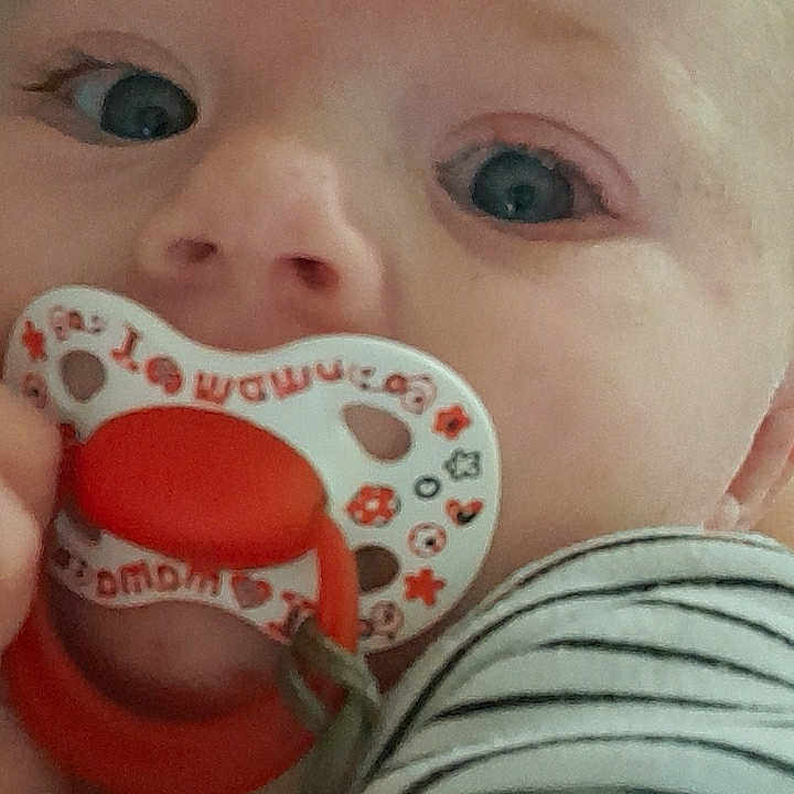 Léana a rejoint le concours — aidez-le/la à gagner de superbes lots ! baby, cheek, child, close_up, eye, eyebrow, eyelash, face, head, lip, mouth, nose, skin, toddler