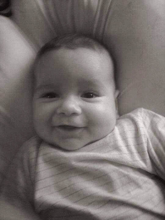 Chris a rejoint le concours — aidez-le/la à gagner de superbes lots ! baby, cheek, child, comfort, eye, eyebrow, eyelash, flash_photography, forehead, happy, head, iris, joy, lip, mouth, neck, nose, person, skin, sleeve