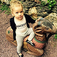 Lilou participe au concours pour gagner de l'argent avec cette photo :