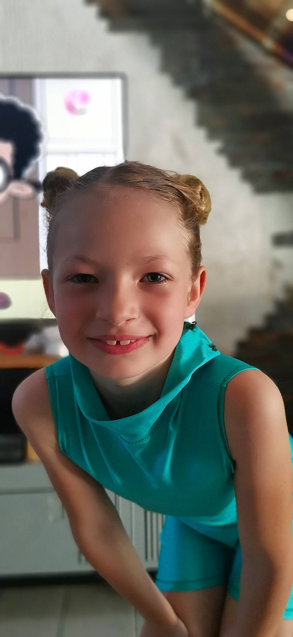 Mila participe au concours pour gagner de l'argent avec cette photo : chest, child, competition_event, electric_blue, fun, happy, jewellery, joy, leisure, neck, person, personal_protective_equipment, portrait_photography, recreation, sitting, skin, smile, sportswear, t_shirt, toddler