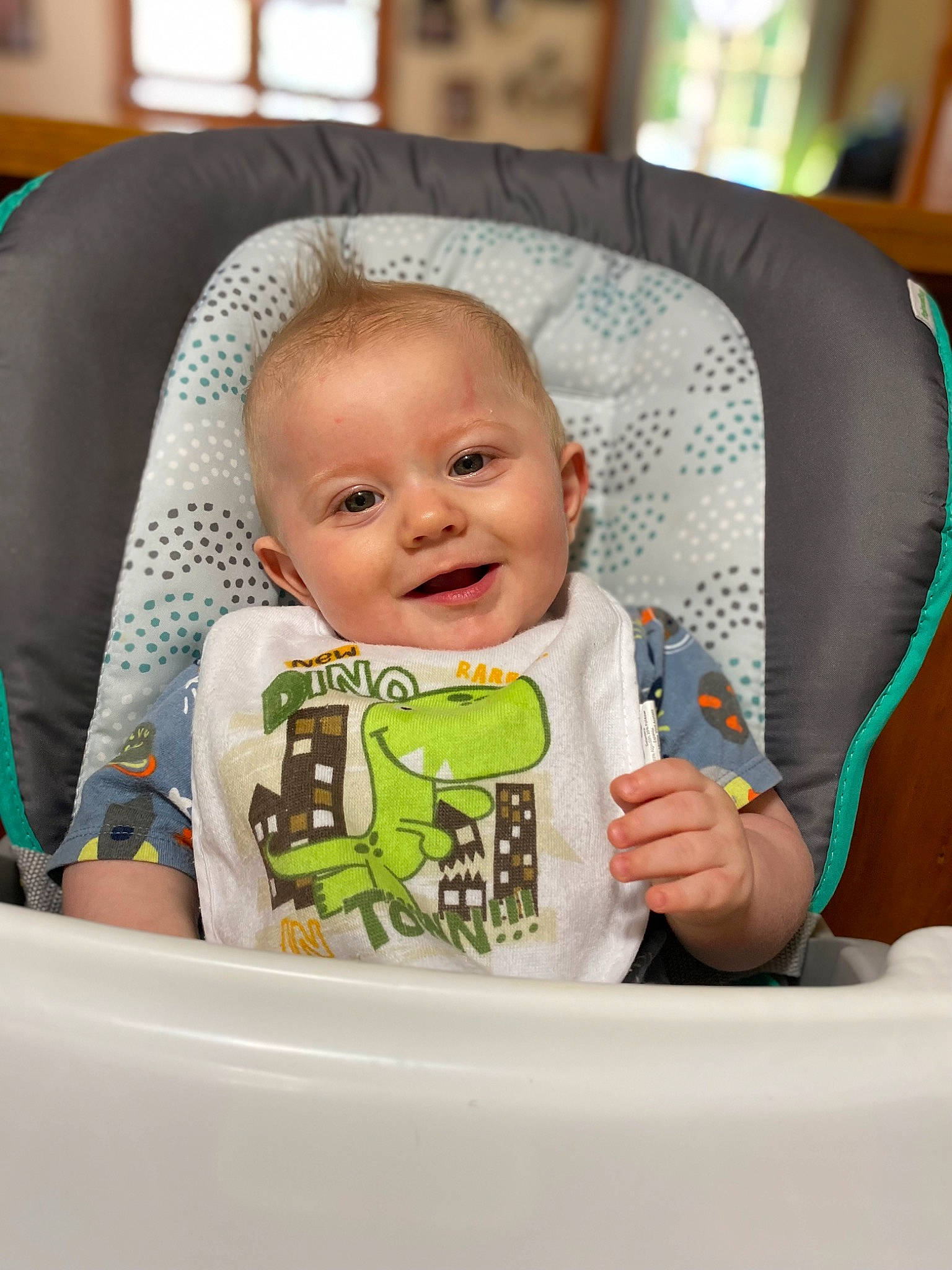 Zaylin is registered to the contest to win money with this photo: baby, baby_carriage, baby_in_car_seat, baby_products, baby_safety, baby_toddler_clothing, bib, car_seat, chair, cheek, child, comfort, couch, fun, happy, iris, joy, person, room, sitting