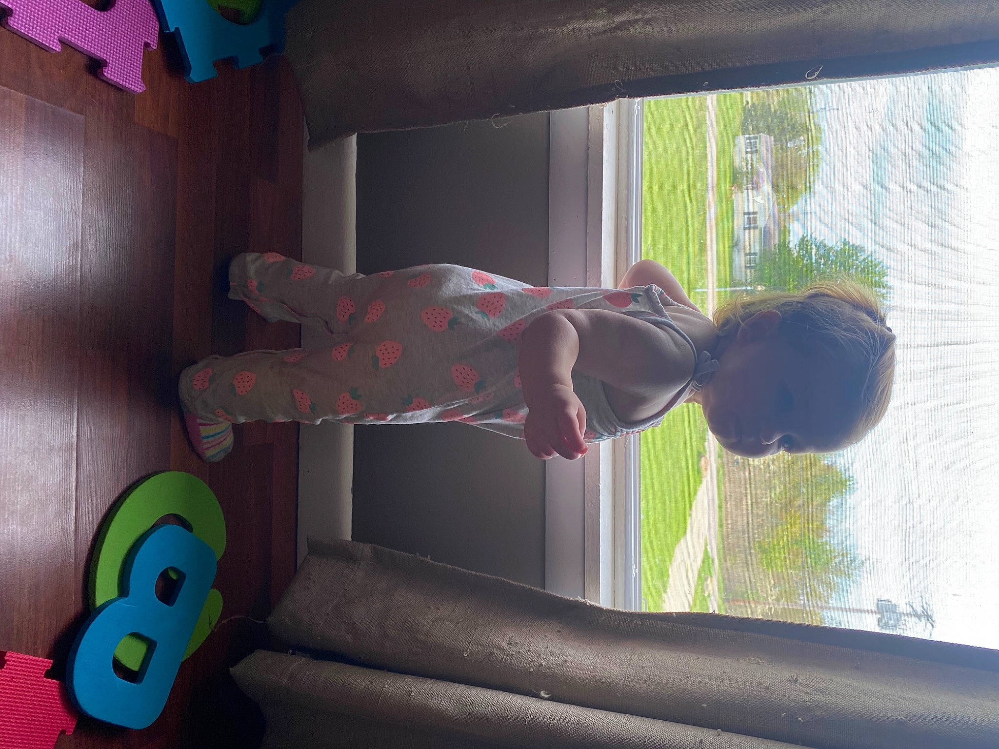 Elliana is registered to the contest to win money with this photo: interior_design, person, room