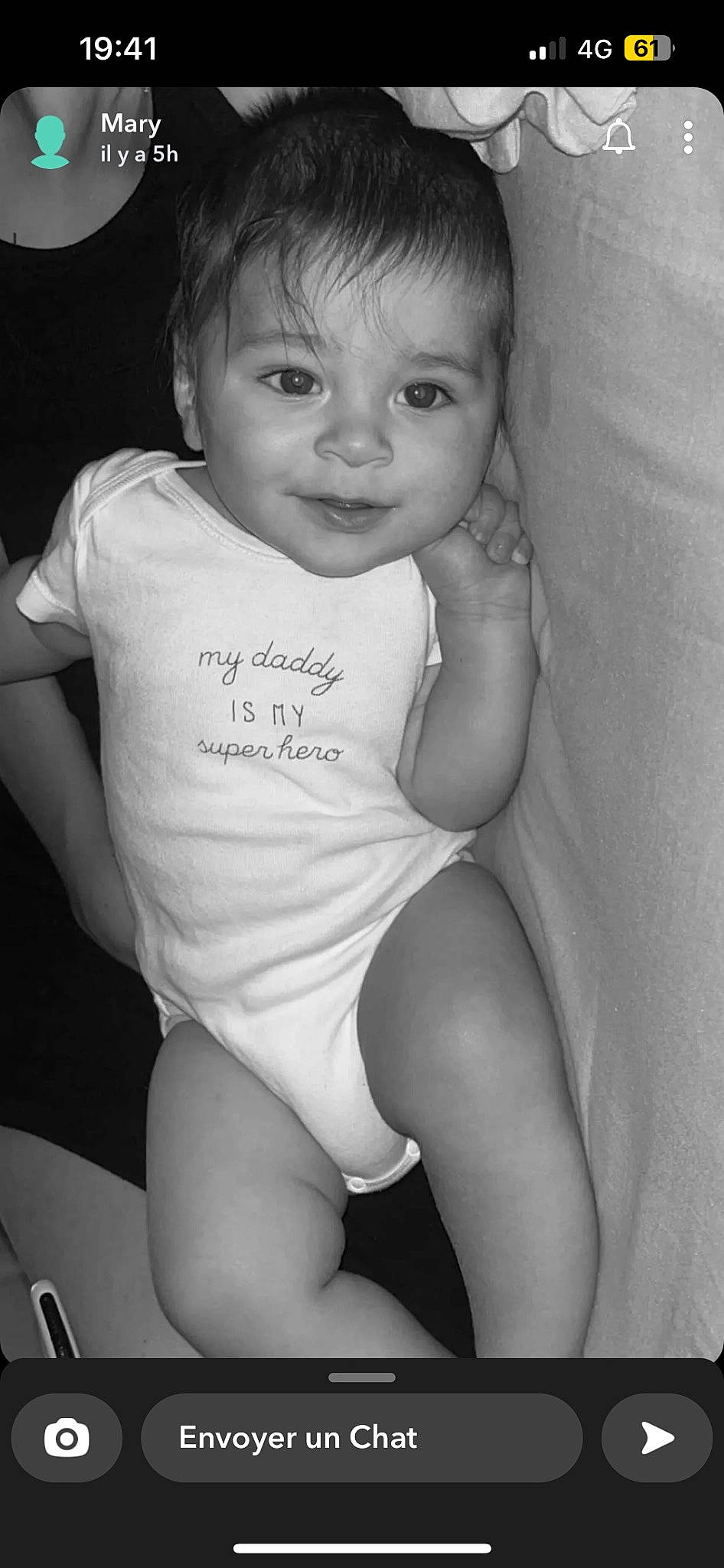 Gino participe au concours pour gagner de l'argent avec cette photo : arm, cheek, chin, eye, eyebrow, eyelash, hair, hairstyle, head, leg, lip, mouth, muscle, nose, organ, person, photograph, shoulder, skin, smile