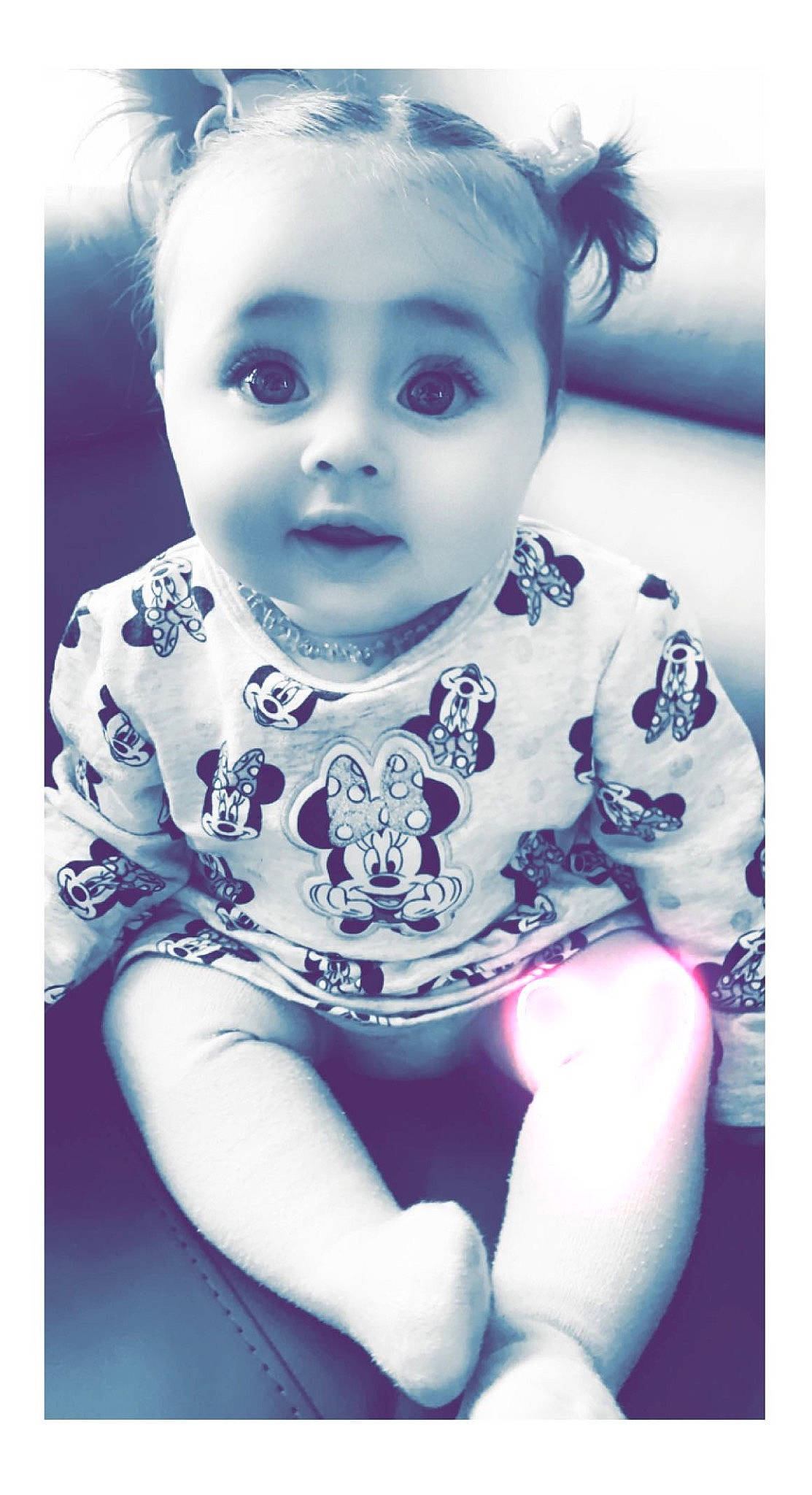 Naëly a rejoint le concours — aidez-le/la à gagner de superbes lots ! baby, baby_toddler_clothing, cheek, child, cool, electric_blue, eyelash, flash_photography, happy, iris, lip, magenta, monochrome, pattern, person, photograph, pink, purple, sleeve, t_shirt